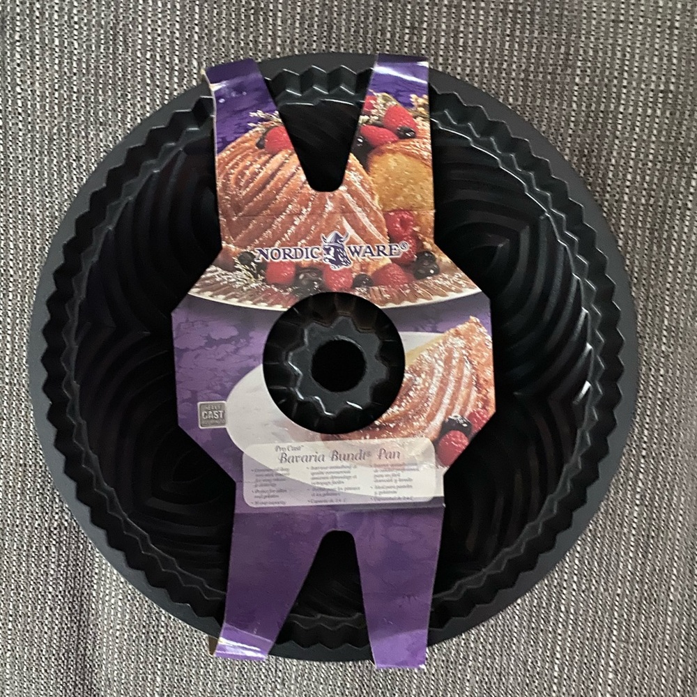 Nordic Ware Procast Bavaria Bundt Pan